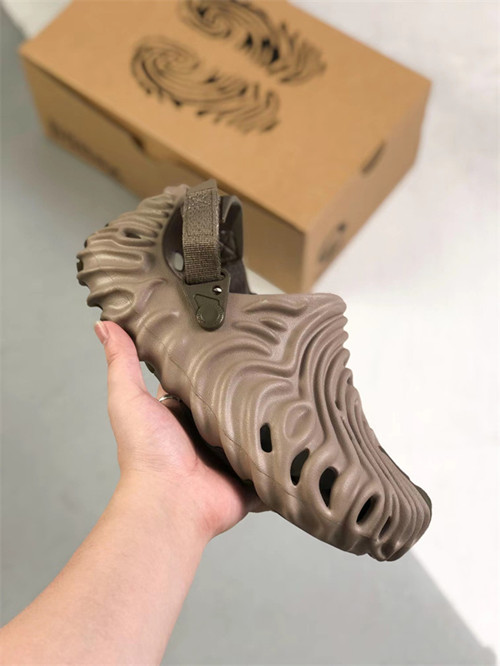 Men's Salehe Bembury x Crocs Pollex Clog Brown Shoes 009